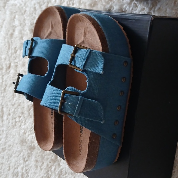 NWOT Platform Denim Sandals - Picture 3 of 3